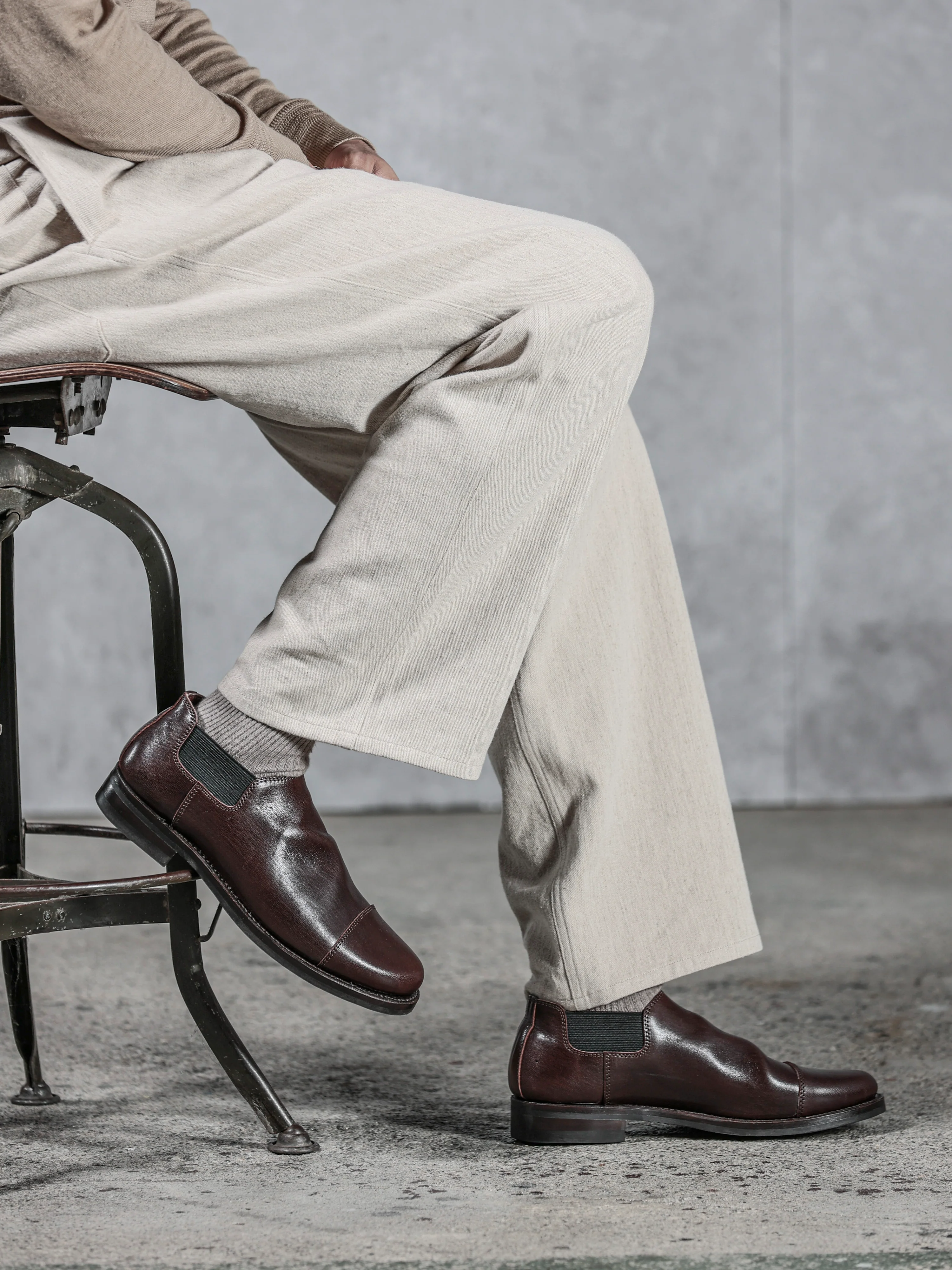 AB-03SH-CL-LW HORSEHIDE CAP TOE SHORT CHELSEA - Image 9